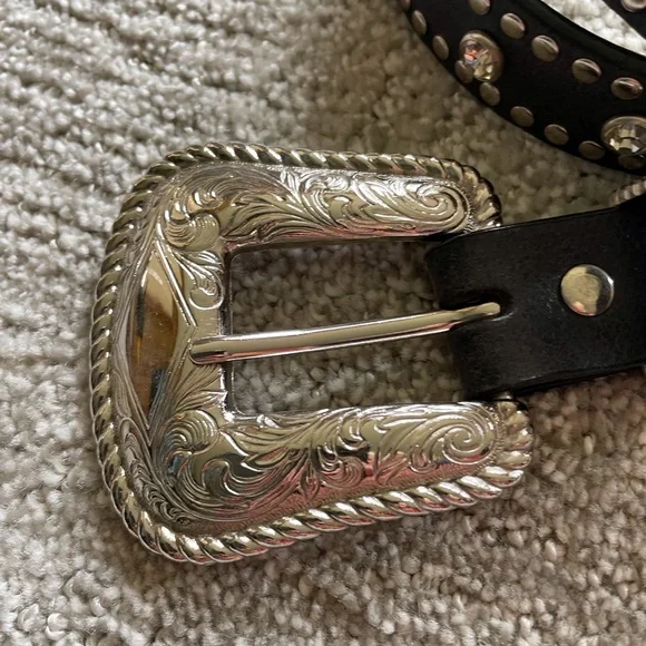 Nocona ladies leather belt with studs - Picture 2 of 7